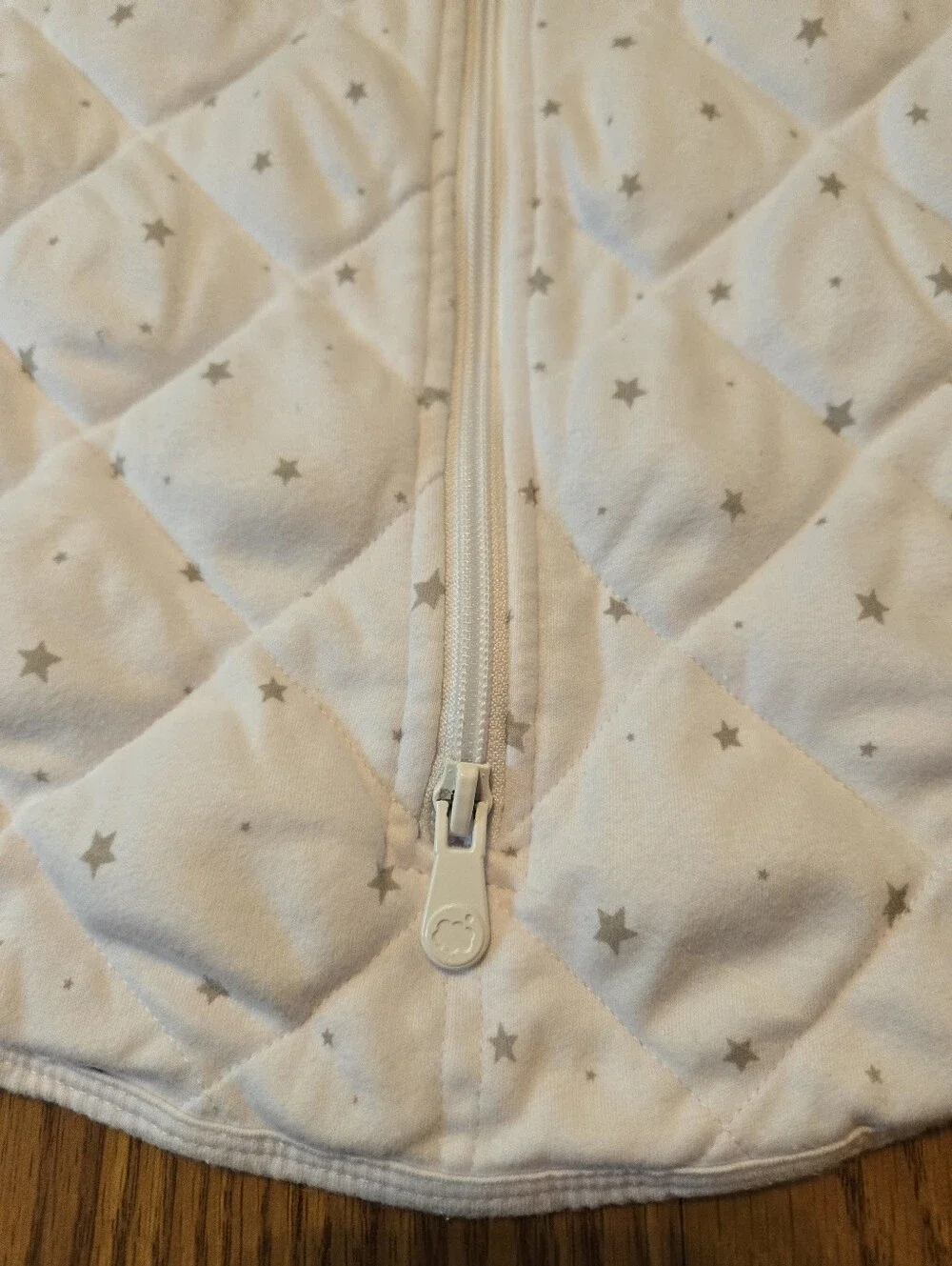Dreamland Baby White Star Quilted Sleep Sack Pajamas Sleeveless Zip Front 6-12 M
